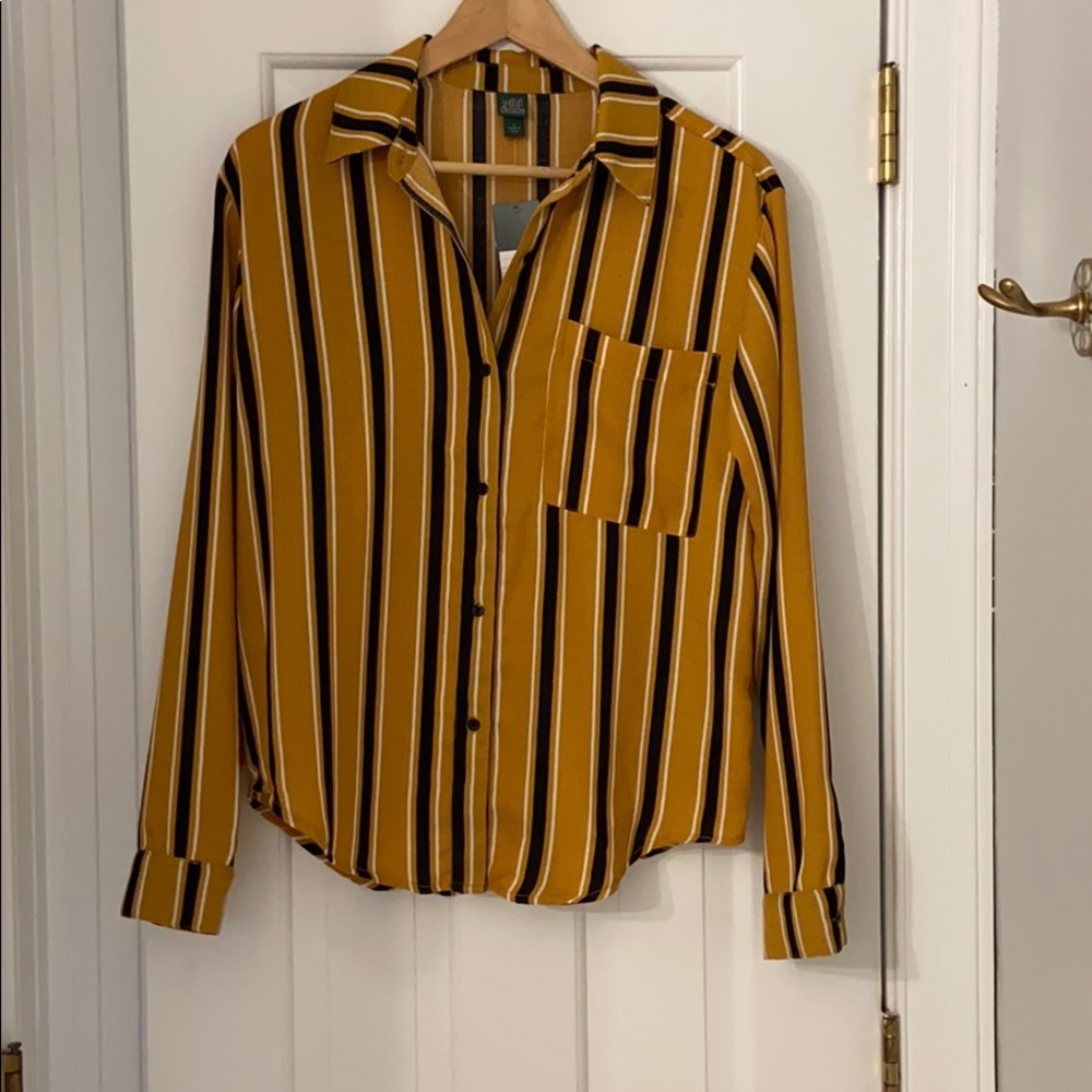 🆕 Wild Fable button down shirt! NWT!